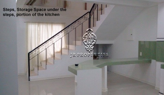 Steps-storage-kitchen-2013-08-05-11.01.22